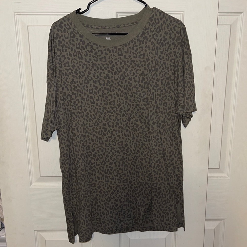 American Eagle NWT Graphic Tee